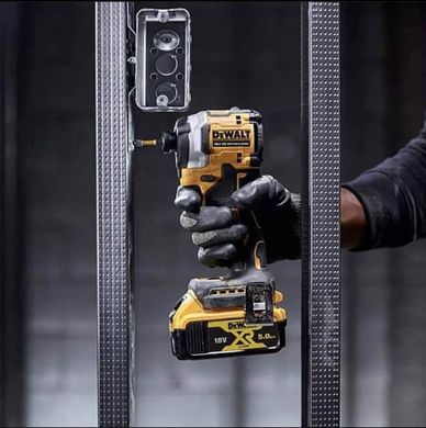 Шурупокрут ударний акумуляторний безщітковий DeWALT DCF850N