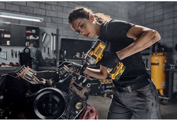Гайковерт ударный аккумуляторный бесщёточный DeWALT DCF892NT