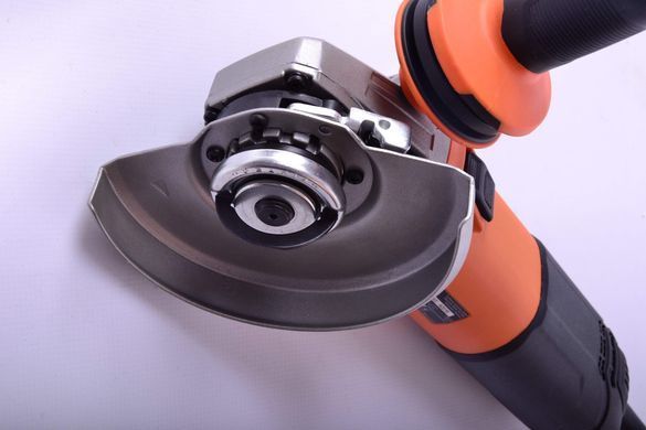 Угловая шлифмашина AEG WS 13-125 XE