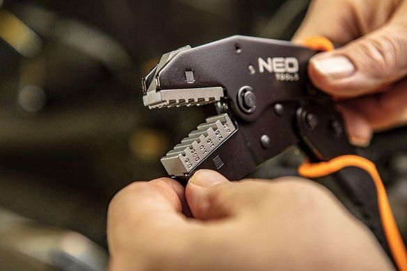 Клещи обжимные Neo Tools, для обжима наконечников 0.5-16мм2, 2 сменных губок, 220мм, CrMo