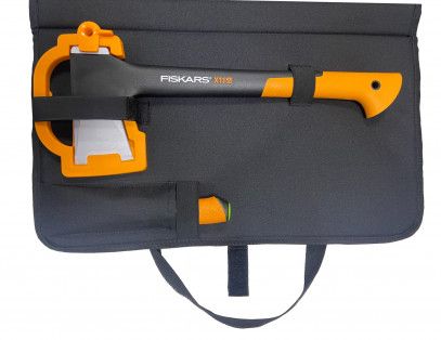 Подарочный набор Fiskars (Топор 1015640+точило 1000601+чем 1023619+пила 1000614) 2021284