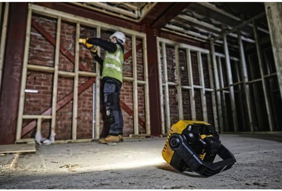Фонарь светодиодный аккумуляторный DeWALT DCL077