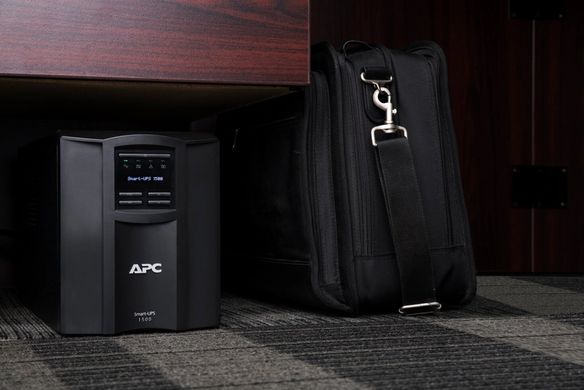 APC Источник бесперебойного питания Smart-UPS 1500VA/1000W, LCD, USB, SmartConnect, 8xC13