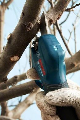 Bosch Секатор Pro Pruner акумуляторний, 12В, 3.0 Ач, до 25мм, 1кг, сет. 2 ак.