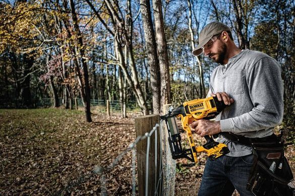 Степлер скобозабивной аккумуляторный бесщёточный DeWALT DCFS950N