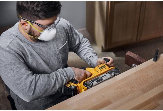 Шлифмашина ленточная аккумуляторная бесщёточная DeWALT DCW220P2