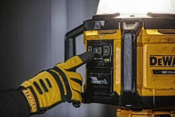 Фонарь светодиодный аккумуляторный DeWALT DCL074