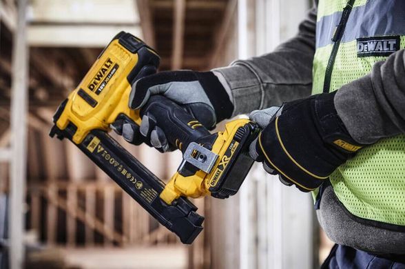 Степлер скобозабивной аккумуляторный DeWALT DCN701D2