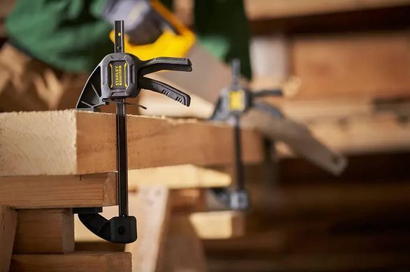 Струбцина FatMax L триггерная с максимальным усилием сжатия 135 кг STANLEY FMHT0-83234