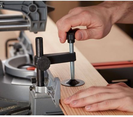 Пила торцювальна мережева BLACK+DECKER BES700