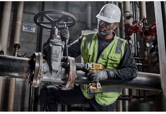 Гайковерт ударный аккумуляторный бесщёточный DeWALT DCF892P2T
