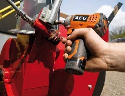 Импульсный аккумуляторный гайковерт 12В AEG BSS 12 С Li