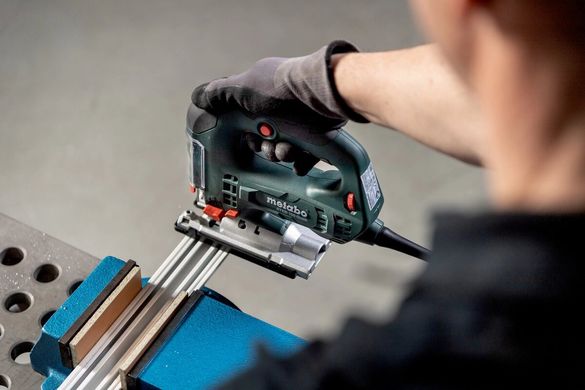 Metabo Лобзик STEB 100 QUICK , 710Вт, 22мм, 1000-3100об/хв, 2.1кг