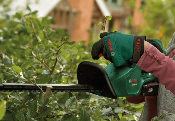 Кусторез акумуляторний Bosch EasyHedgeCut 18V-52-13 18В лезвие 52см шаг реза 15мм 3.28кг без АКБ и ЗУ
