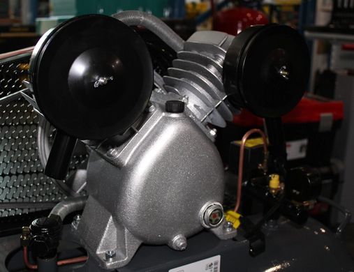 GTM Компрессор рес-100л 440/320л/ мин 2,2кВт 10бар 220В 2 цилиндра V-под.