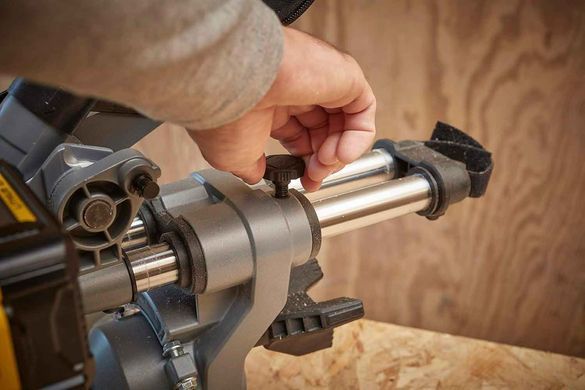 Пила торцовочная аккумуляторная STANLEY FATMAX SFMCS701M1
